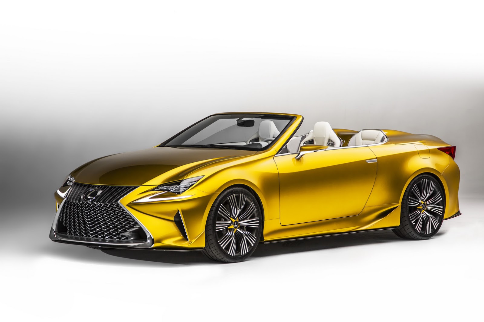 Lexus может представить две модели на Автосалоне в Детройте-2015
